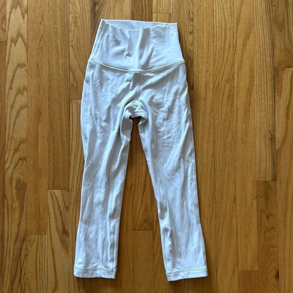 Lululemon sz 0 Align Crop *21" White great pre owned condition - Picture 3 of 10